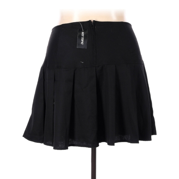 Social Collision HOT TOPIC Y2K Goth Skirt with Chain - Picture 2 of 2